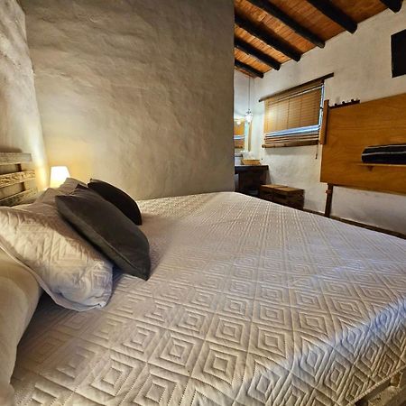 Cabanas Y Hostal Bonanza Mesa De Los Santos 洛斯桑托斯 外观 照片