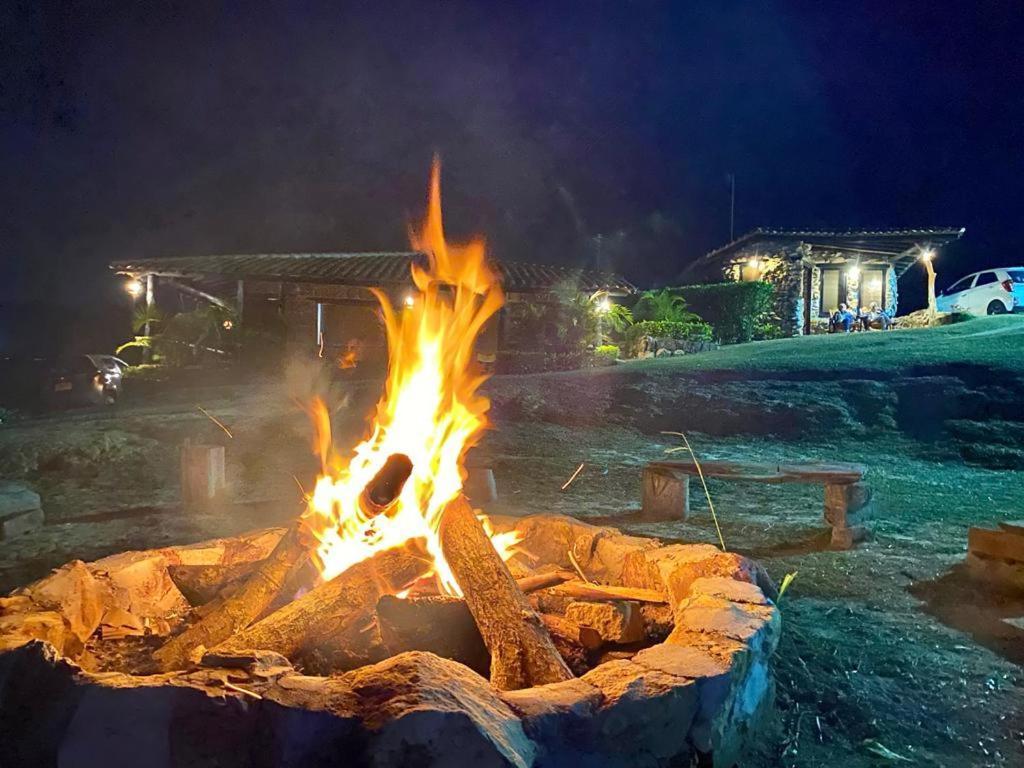 Cabanas Y Hostal Bonanza Mesa De Los Santos 洛斯桑托斯 外观 照片