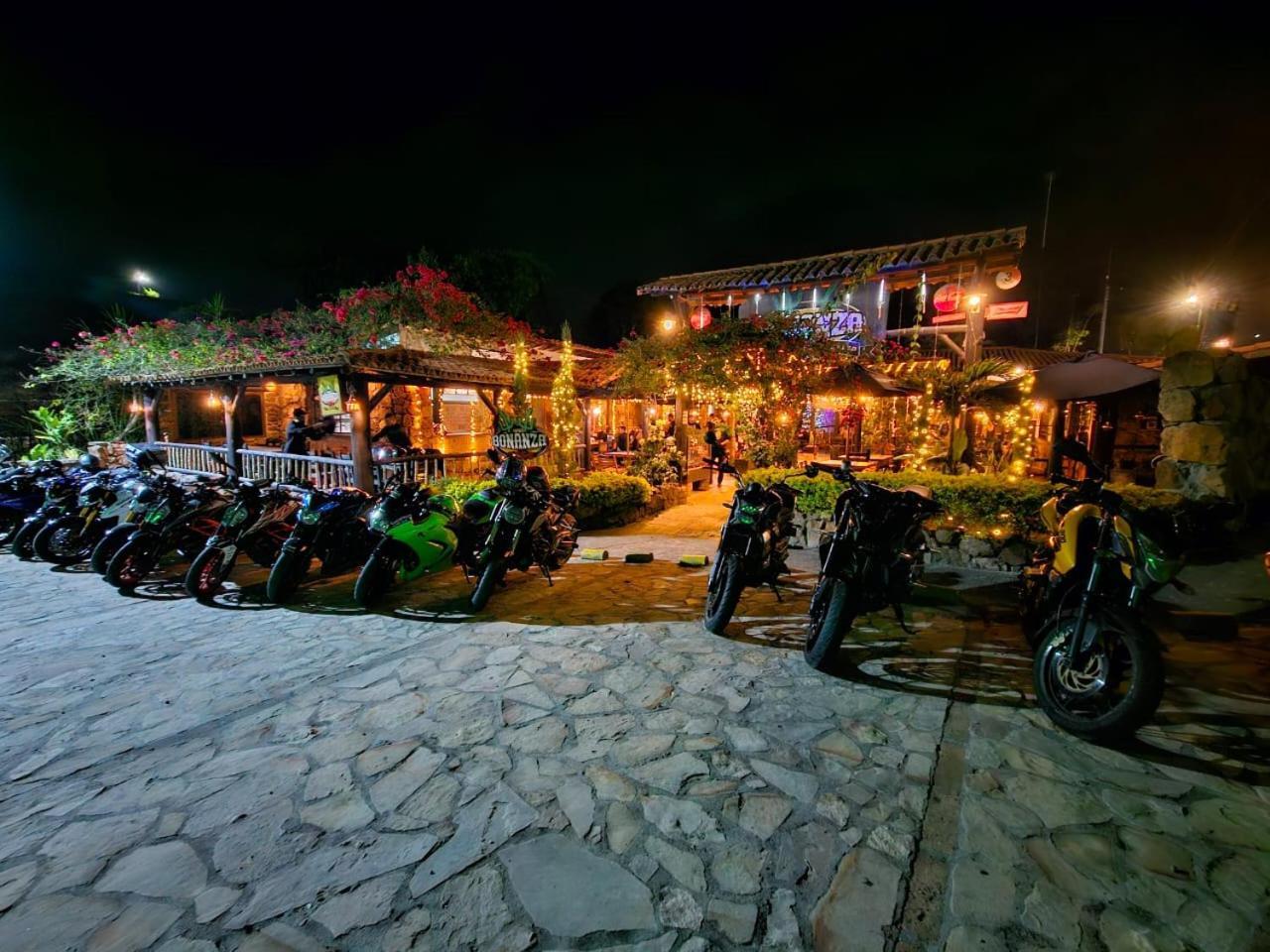 Cabanas Y Hostal Bonanza Mesa De Los Santos 洛斯桑托斯 外观 照片