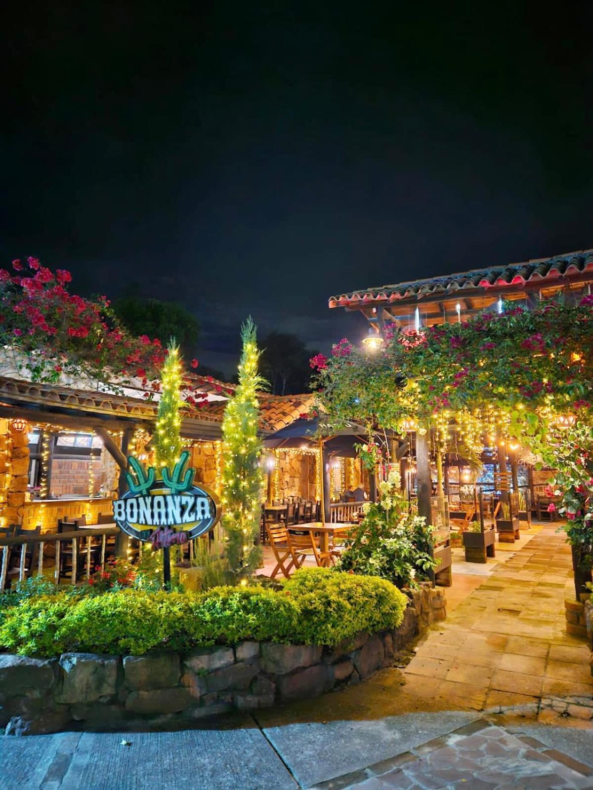 Cabanas Y Hostal Bonanza Mesa De Los Santos 洛斯桑托斯 外观 照片
